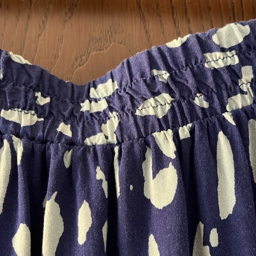 Nine West navy blue, midi skirt with light blue blotches. Size Large. - Picture 4 of 7